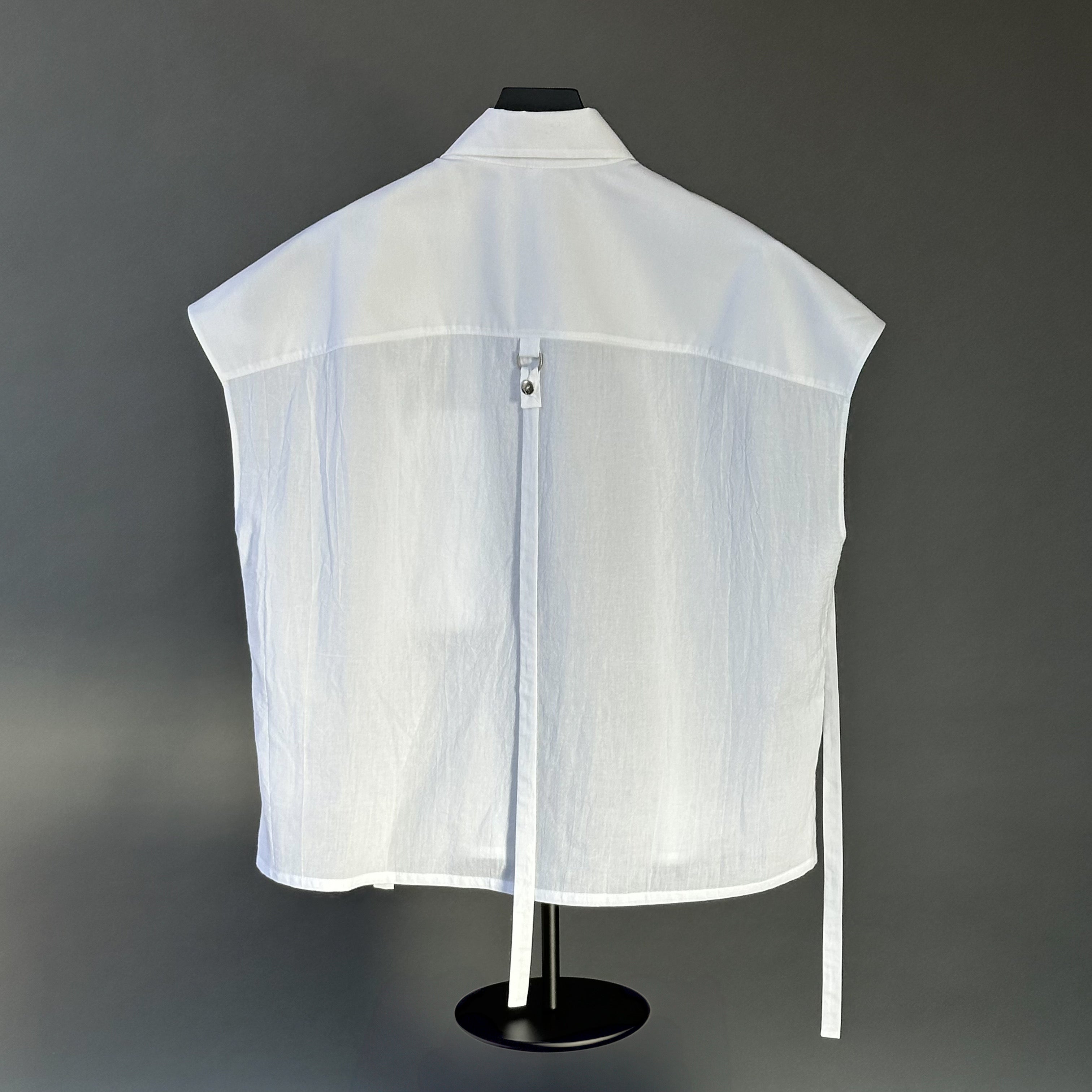 TAKE FLIGHT Cropped Sleeveless Boxy Shirt