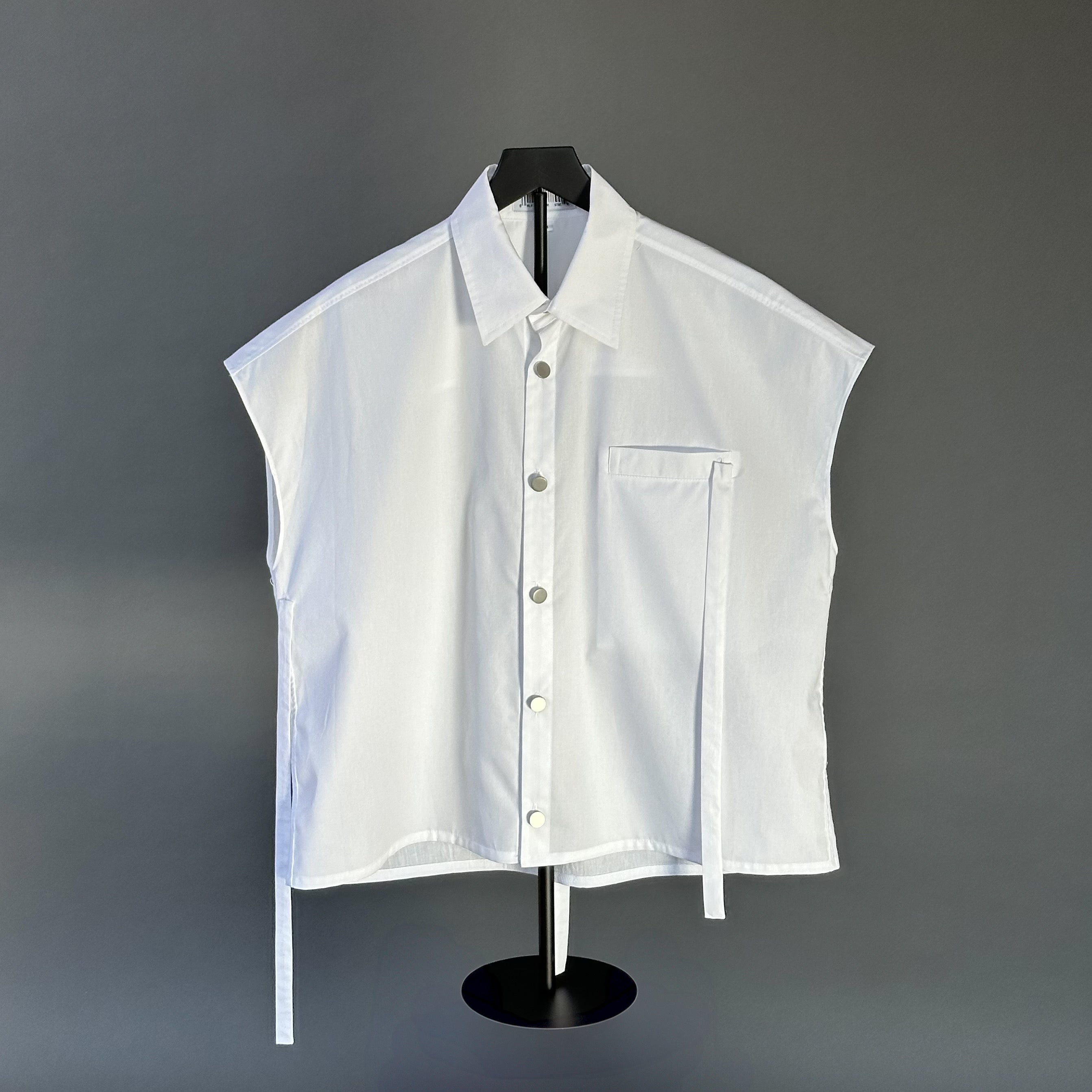 TAKE FLIGHT Cropped Sleeveless Boxy Shirt